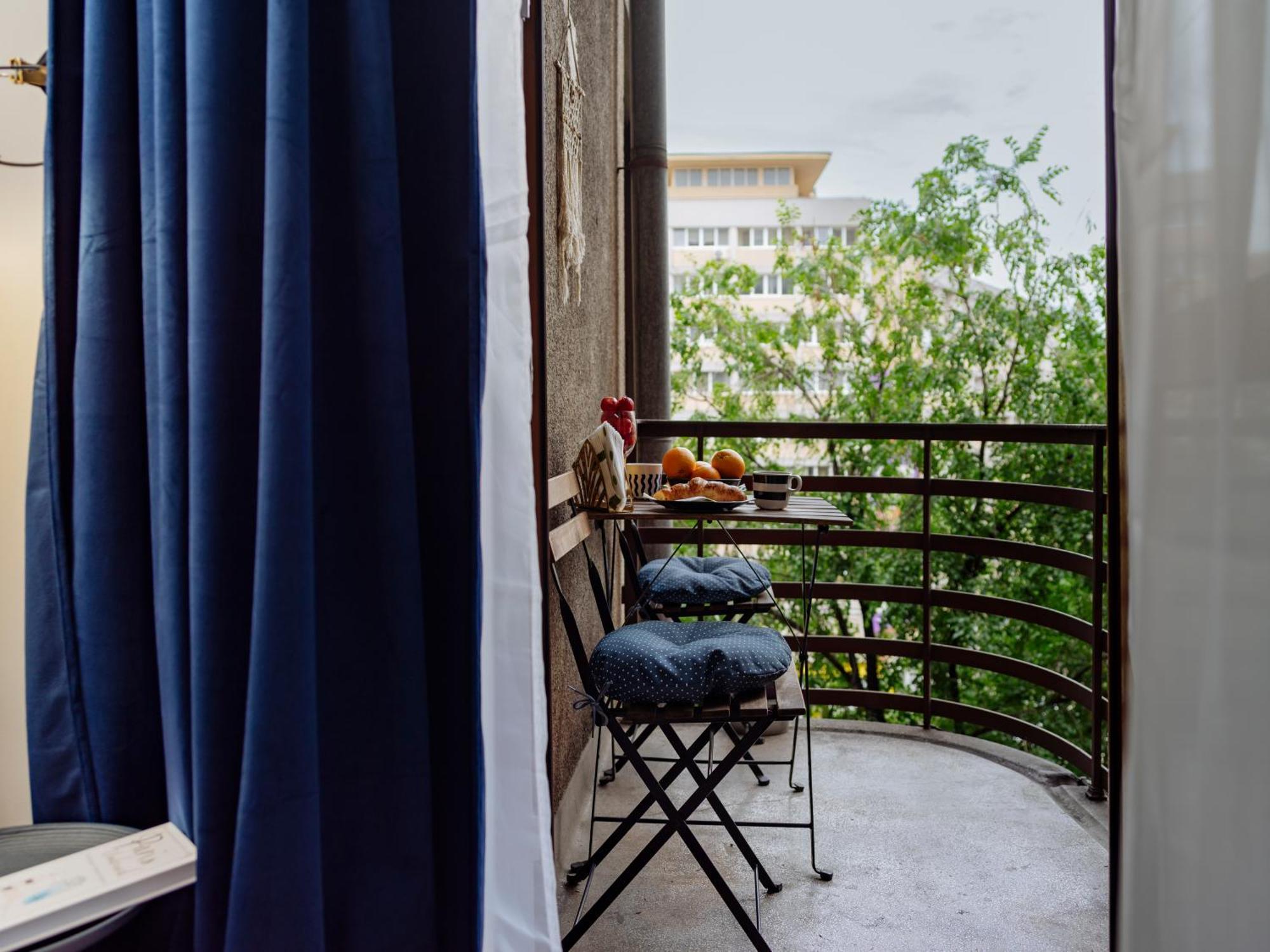 Petite Maison Sur Le Boulevard Bucureşti Ngoại thất bức ảnh