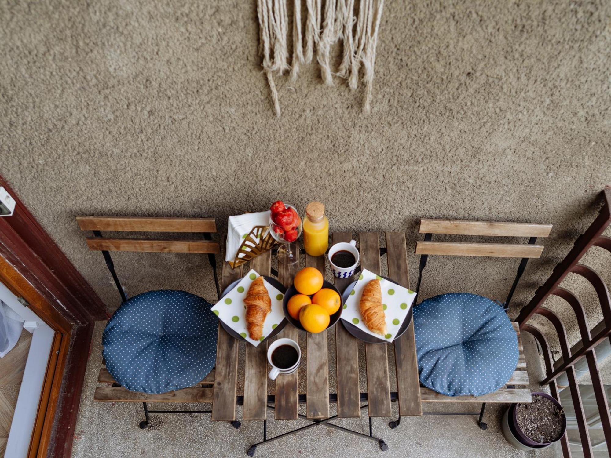 Petite Maison Sur Le Boulevard Bucureşti Ngoại thất bức ảnh