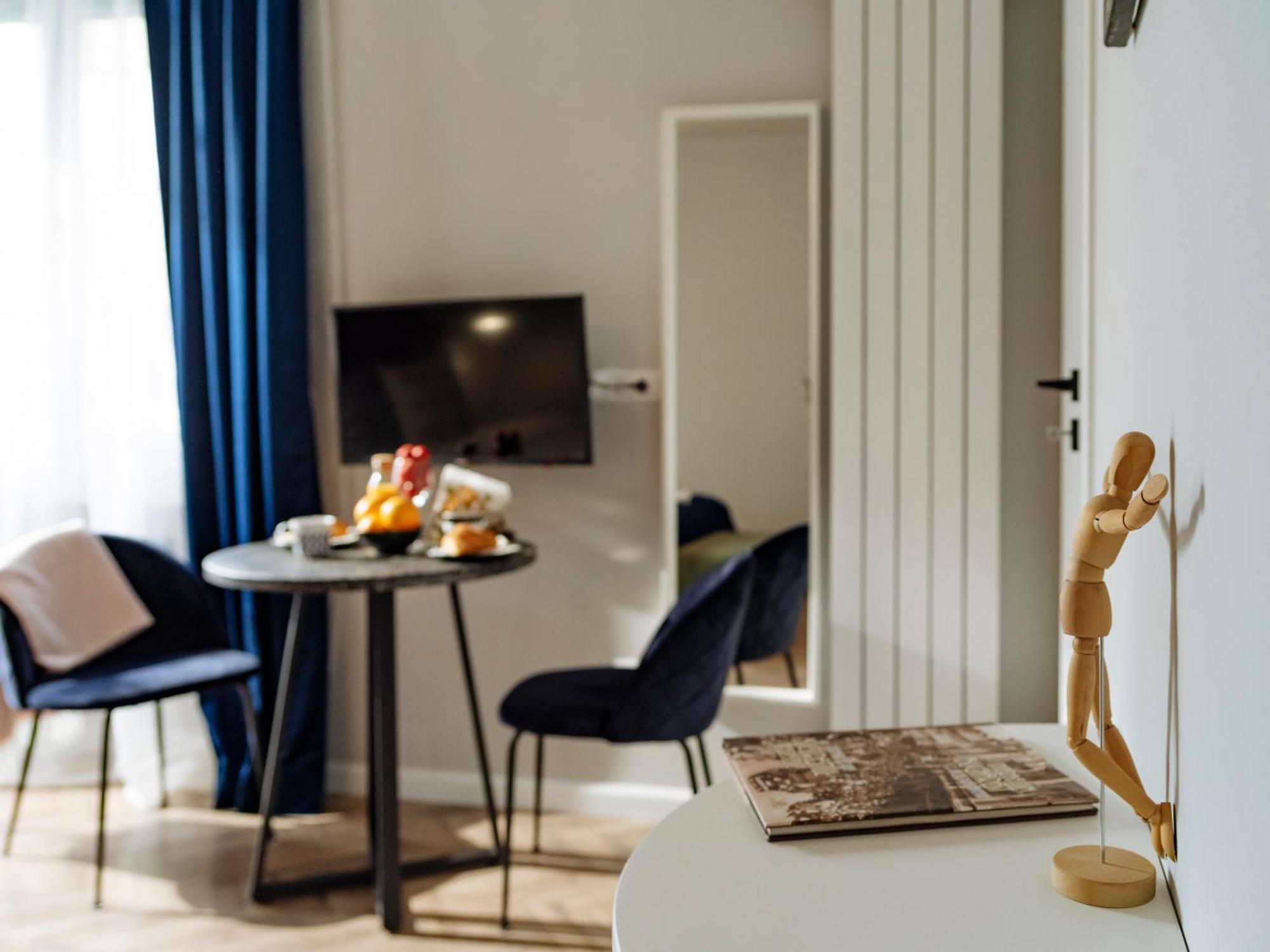 Petite Maison Sur Le Boulevard Bucureşti Ngoại thất bức ảnh