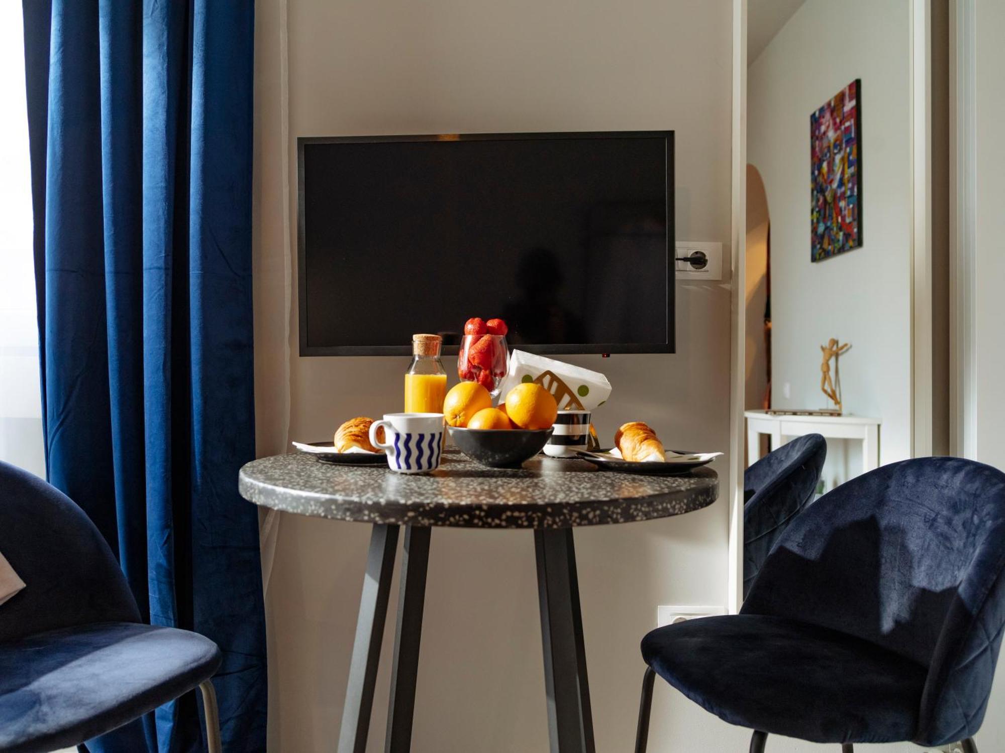 Petite Maison Sur Le Boulevard Bucureşti Ngoại thất bức ảnh