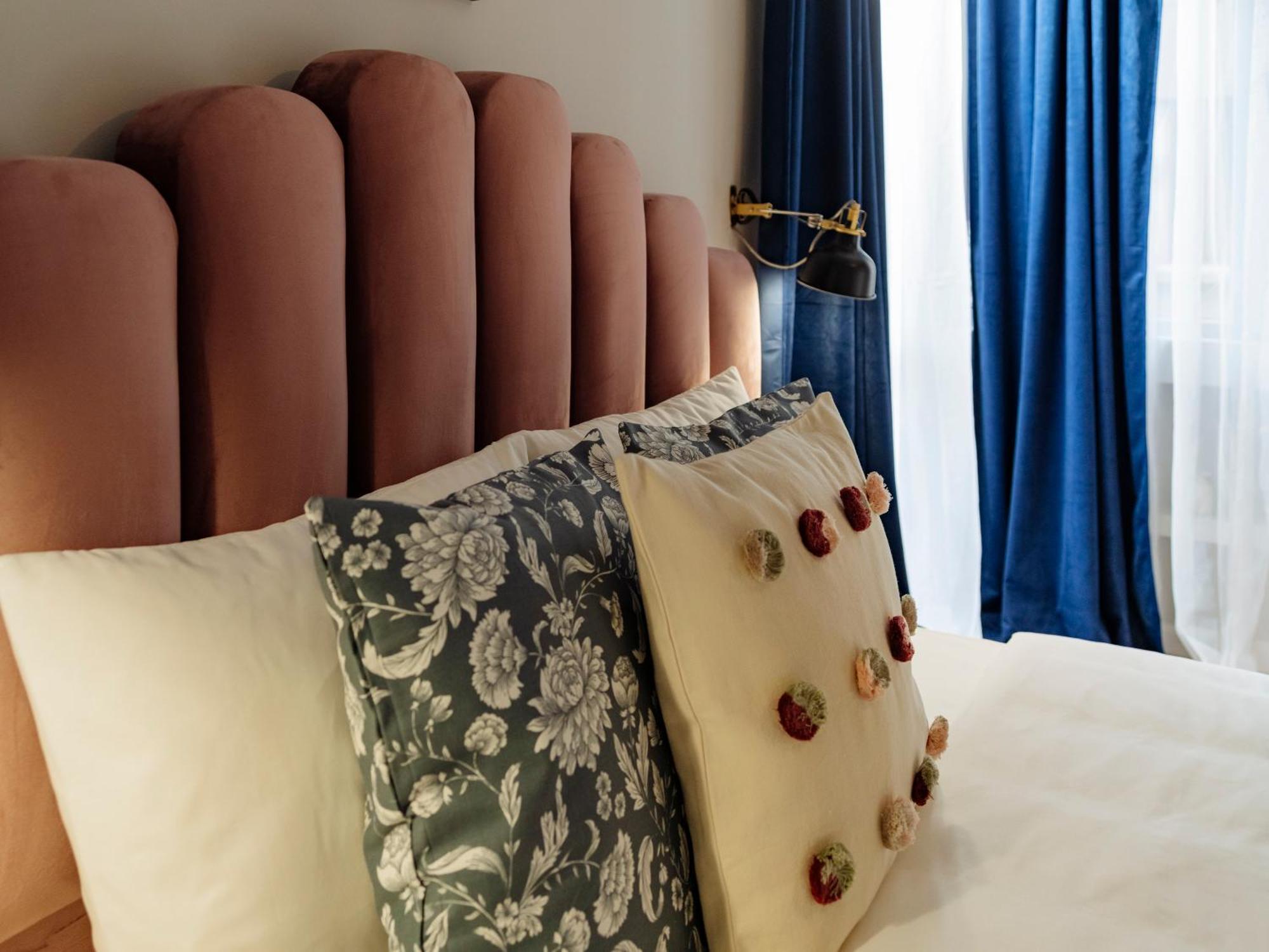Petite Maison Sur Le Boulevard Bucureşti Ngoại thất bức ảnh