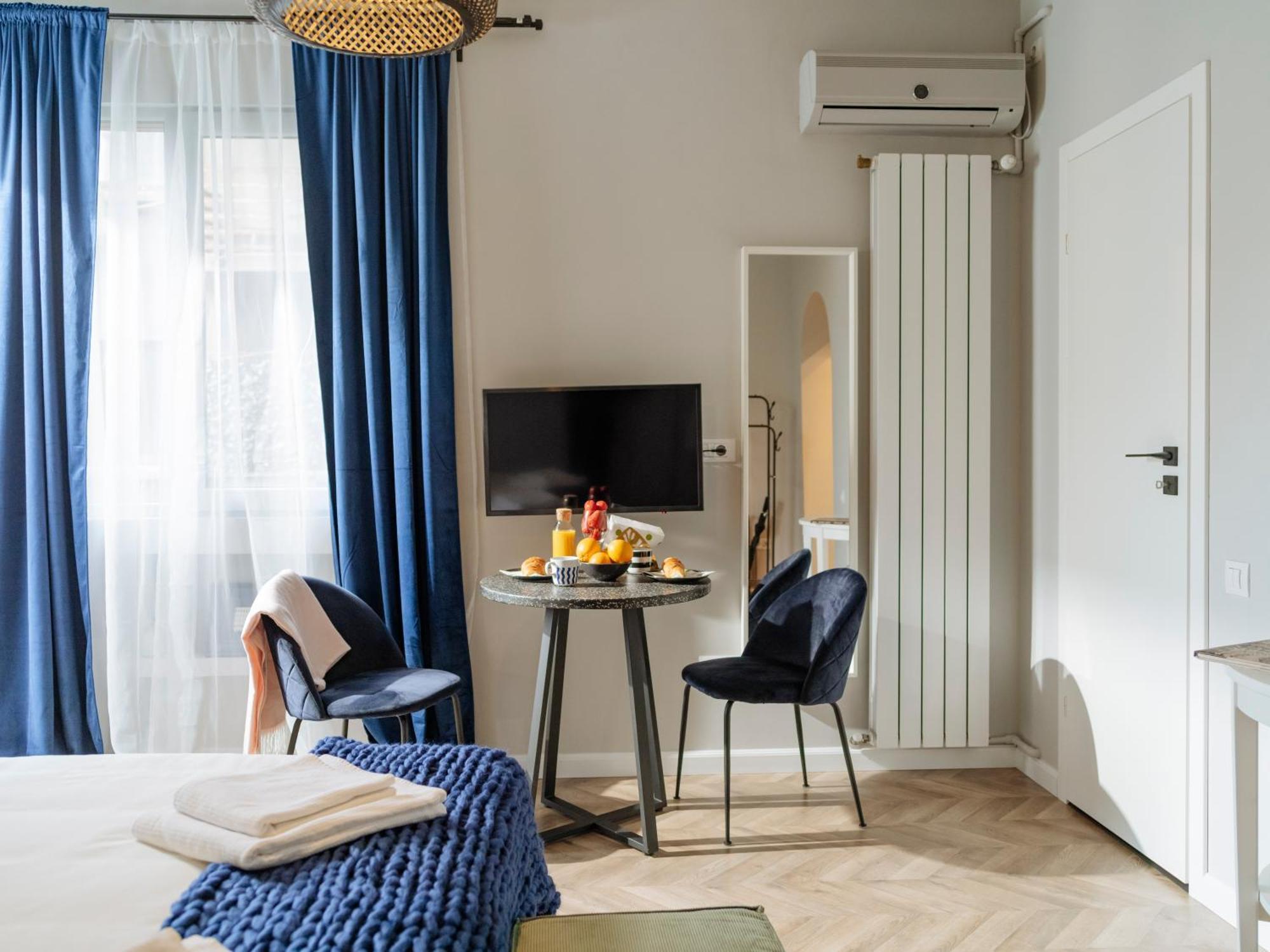 Petite Maison Sur Le Boulevard Bucureşti Ngoại thất bức ảnh
