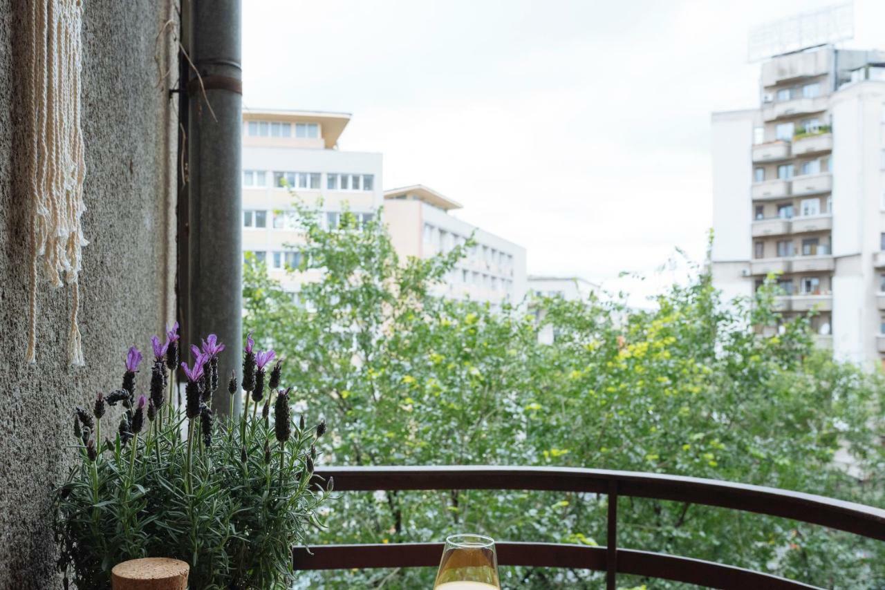 Petite Maison Sur Le Boulevard Bucureşti Ngoại thất bức ảnh